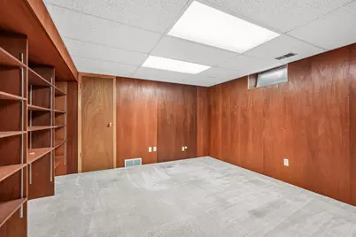 7824  Saint Anne Ct, Wauwatosa, WI 53213 - Photo 37