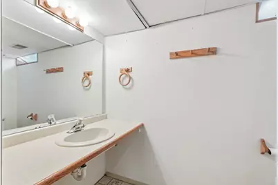 7824  Saint Anne Ct, Wauwatosa, WI 53213 - Photo 39