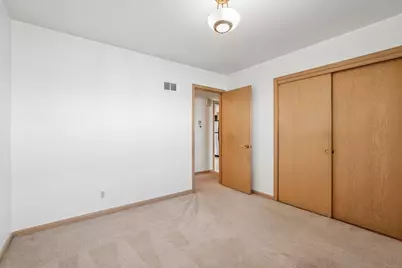 7824  Saint Anne Ct, Wauwatosa, WI 53213 - Photo 21