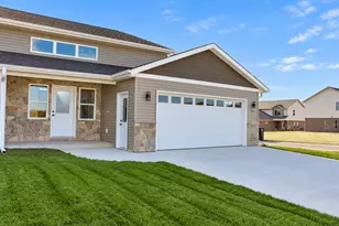 935 Drumlin Dr, Kewaskum, WI 53040 - Photo 1