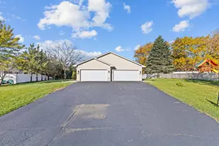 348 Park View Dr, Darien, WI 53114 - Photo 17
