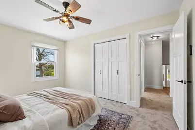 655 E Parkway Estates Dr, Oak Creek, WI 53154 - Photo 15