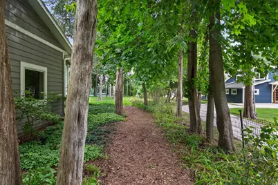 3226 N Interlaken Dr, Summit, WI 53066 - Photo 7