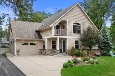 3226 N Interlaken Dr, Summit, WI 53066 - Photo 13