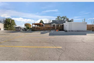 3327  Lake Dr, Hartford, WI 53027 - Photo 35