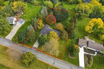 10034 N Grasslyn Rd, Mequon, WI 53092 - Photo 3