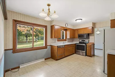10034 N Grasslyn Rd, Mequon, WI 53092 - Photo 15