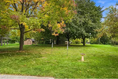 10034 N Grasslyn Rd, Mequon, WI 53092 - Photo 29