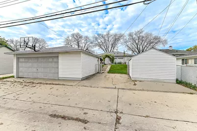 6646 S 20th St, Milwaukee, WI 53221 - Photo 35