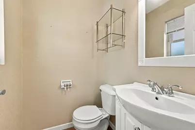2267 W Grange Ave, Milwaukee, WI 53221 - Photo 19