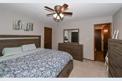 12030 W James Ave, Franklin, WI 53132 - Photo 17