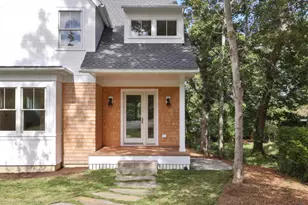 34 Davis St, Tisbury, MA 02568 - Photo 3