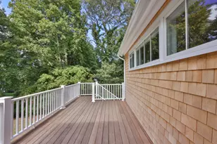34 Davis St, Tisbury, MA 02568 - Photo 5