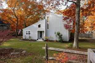 344 Greenwood Ave, Tisbury, MA 02568 - Photo 1