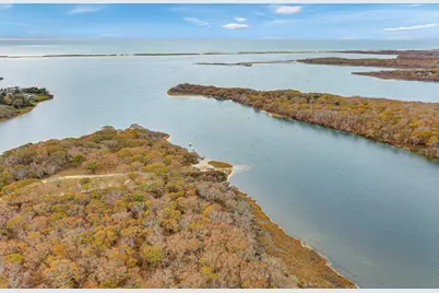 114 Meetinghouse Way, Edgartown, MA 02539 - Photo 3