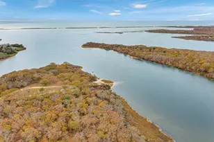 114 Meeting House Way, Edgartown, MA 02539 - Photo 3