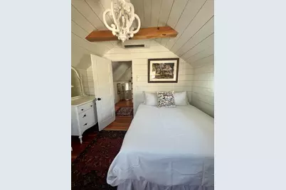 22 Montgomery Square, Oak Bluffs, MA 02557 - Photo 13