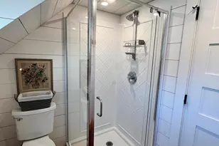 22 Montgomery Square, Oak Bluffs, MA 02557 - Photo 19