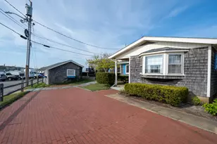 23 Circuit Avenue Extension, Oak Bluffs, MA 02557 - Photo 11