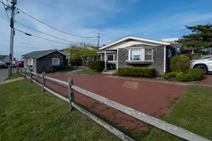23 Circuit Avenue Extension, Oak Bluffs, MA 02557 - Photo 7