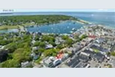 37 Circuit Avenue #4, Oak Bluffs, MA 02557 - Photo 15