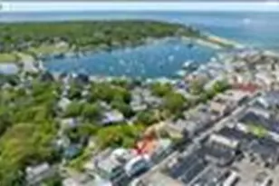 37 Circuit Ave, Oak Bluffs, MA 02557 - Photo 15