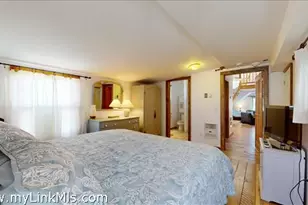 37 Circuit Ave, Oak Bluffs, MA 02557 - Photo 11