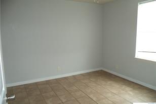 1310 W Broadway, Seadrift, TX 77983 - Photo 5