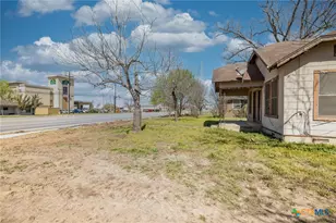 1602 Water St, Gonzales, TX 78629 - Photo 5