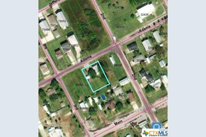 215 W Adams Avenue, Port O'Connor, TX 77982 - Photo 19