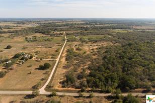 000 Roosevelt Rd, Luling, TX 78648 - Photo 11