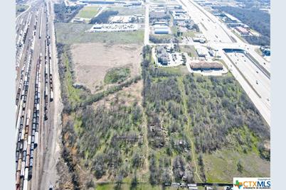 1303 N 31st St, Temple, TX 76504 - Photo 7