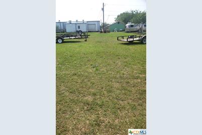 303-309 W Austin Avenue, Seadrift, TX 77983 - Photo 3