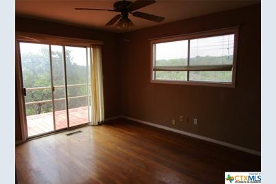 1203 N Walnut Avenue, New Braunfels, TX 78130 - Photo 31