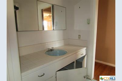 1203 N Walnut Avenue, New Braunfels, TX 78130 - Photo 23