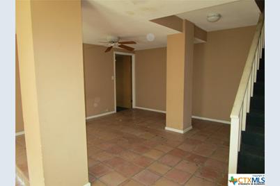 1203 N Walnut Avenue, New Braunfels, TX 78130 - Photo 33