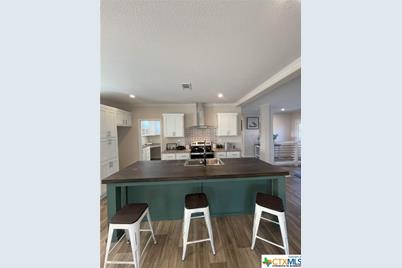 1831 County Rd 105, Gonzales, TX 78629 - Photo 13