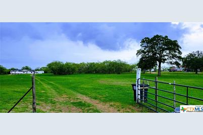1831 County Rd 105, Gonzales, TX 78629 - Photo 5