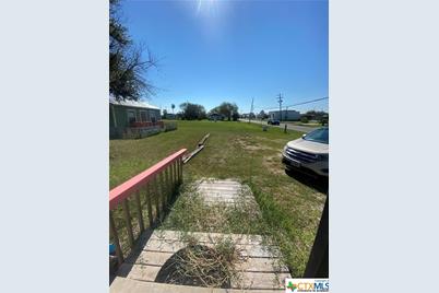 215 W Adams Avenue, Port O'Connor, TX 77982 - Photo 13