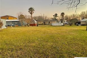 215 W Adams Ave, Port O'Connor, TX 77982 - Photo 3