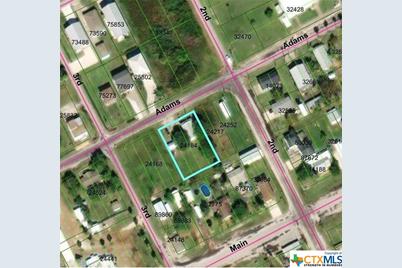 215 W Adams Avenue, Port O'Connor, TX 77982 - Photo 9
