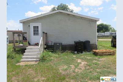 191 Refugio, Lolita, TX 77971 - Photo 3