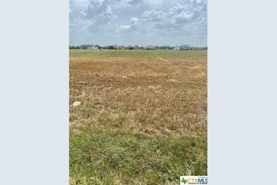 917 Sendera Loop, Victoria, TX 77904 - Photo 3