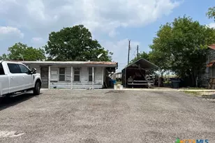 10690 Fm 20 Hwy, Kingsbury, TX 78638 - Photo 7