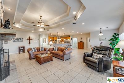 8177 Boenig Road, Seguin, TX 78155 - Photo 3