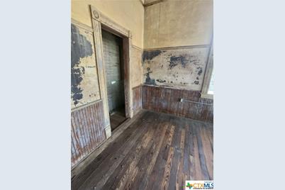 702 E Convent Street, Victoria, TX 77901 - Photo 9