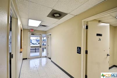 109 N River Street, Seguin, TX 78155 - Photo 9