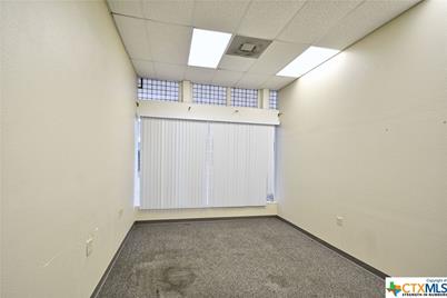 109 N River Street, Seguin, TX 78155 - Photo 33