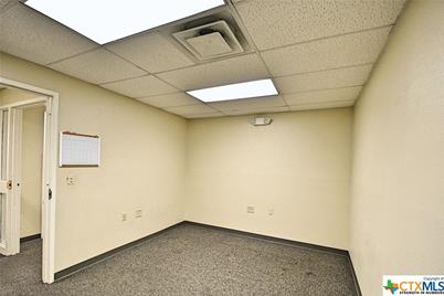 109 N River Street, Seguin, TX 78155 - Photo 21