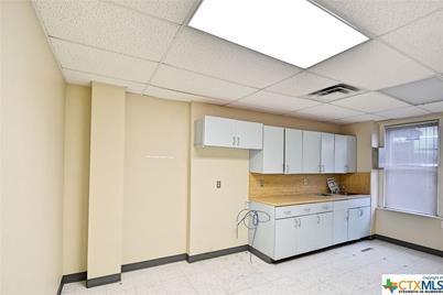 109 N River Street, Seguin, TX 78155 - Photo 25